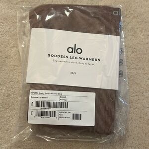 Alo yoga goddess leg warmers - new never opened